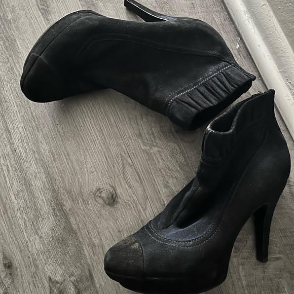 Chanel Blue Suede Booties - Picture 7 of 8